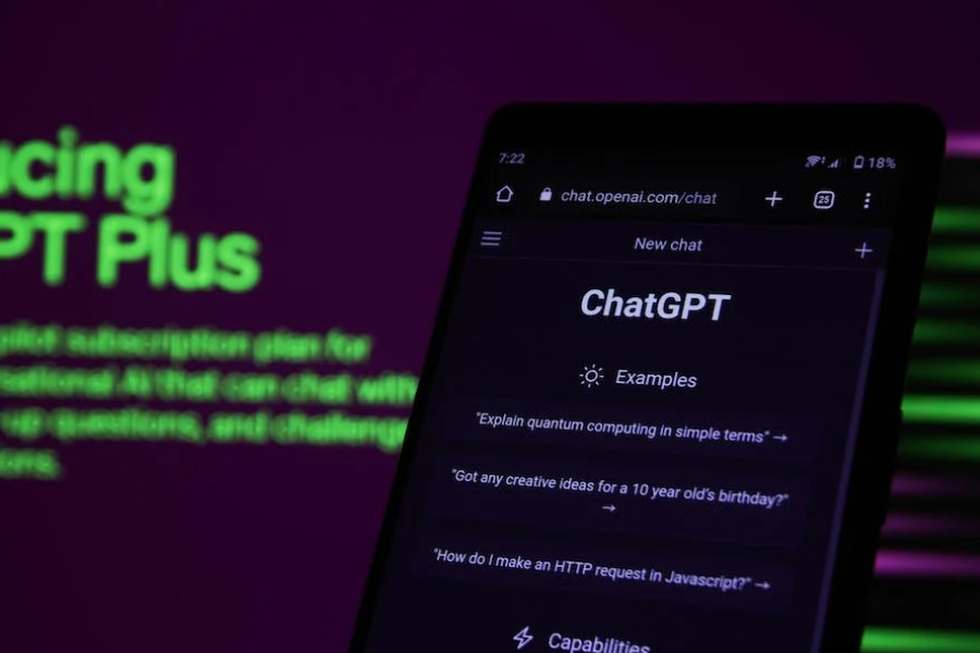 手机版官方ChatGPT首发体验！免费、响应快、新增语音识别