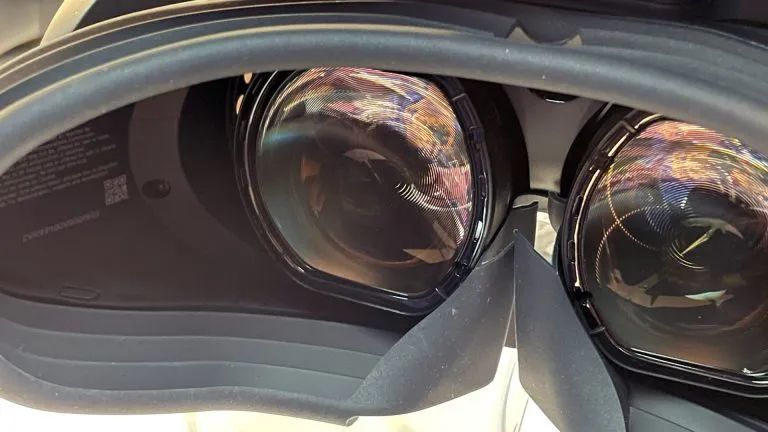 外媒体验PSVR 2：索尼VR头显的全面升级