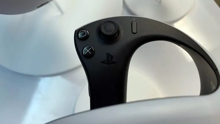 外媒体验PSVR 2：索尼VR头显的全面升级